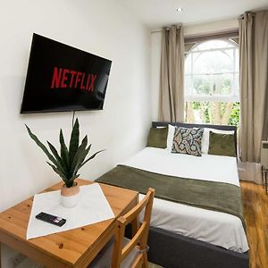 Studio met een King Size Bed